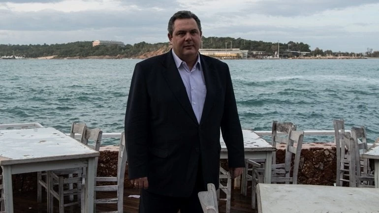 Οχι θα κάτσει να σκάσει: Σε ψαροταβέρνα πήγε ο Καμμένος την ώρα της ομιλίας του Τσίπρα (εικόνες)